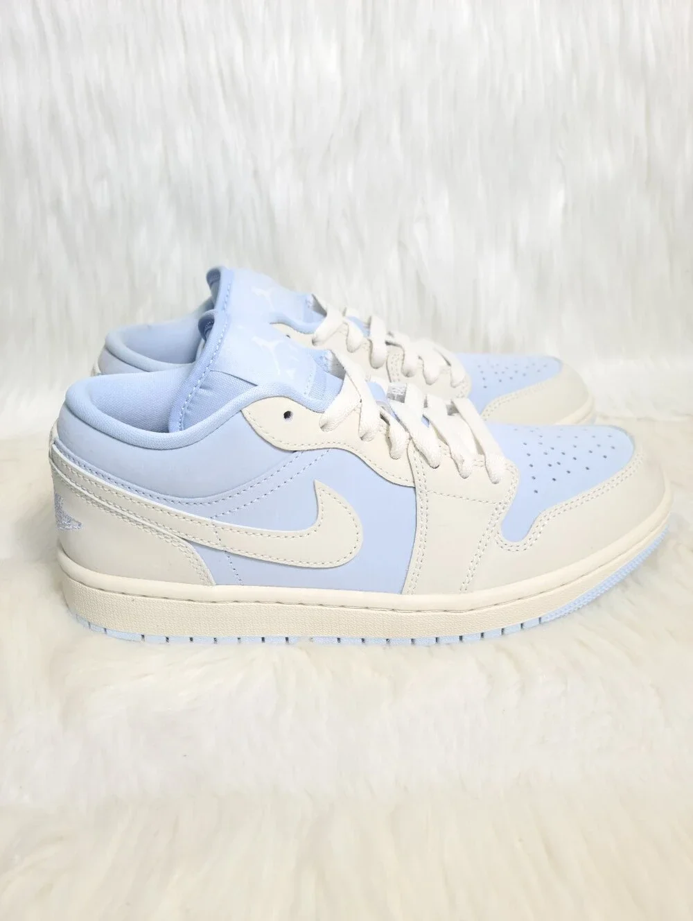 Nike Air Jordan 1 Retro Low SE Hydrogen Blue Sail Women 7.5 NEW - Picture 2 of 8